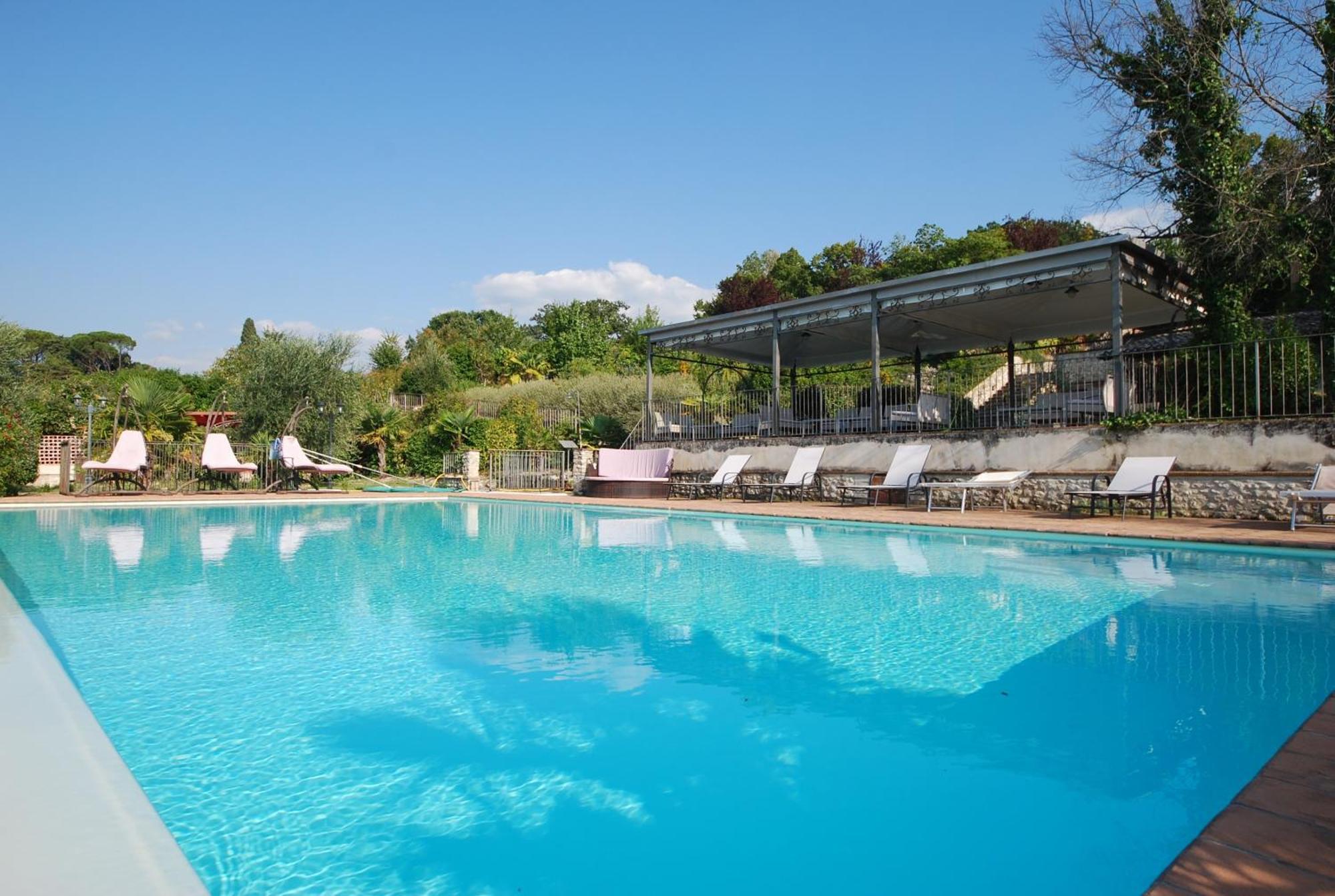בית הארחה Spoleto By The Pool מראה חיצוני תמונה