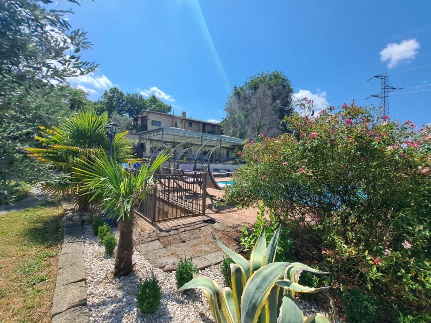בית הארחה Spoleto By The Pool מראה חיצוני תמונה