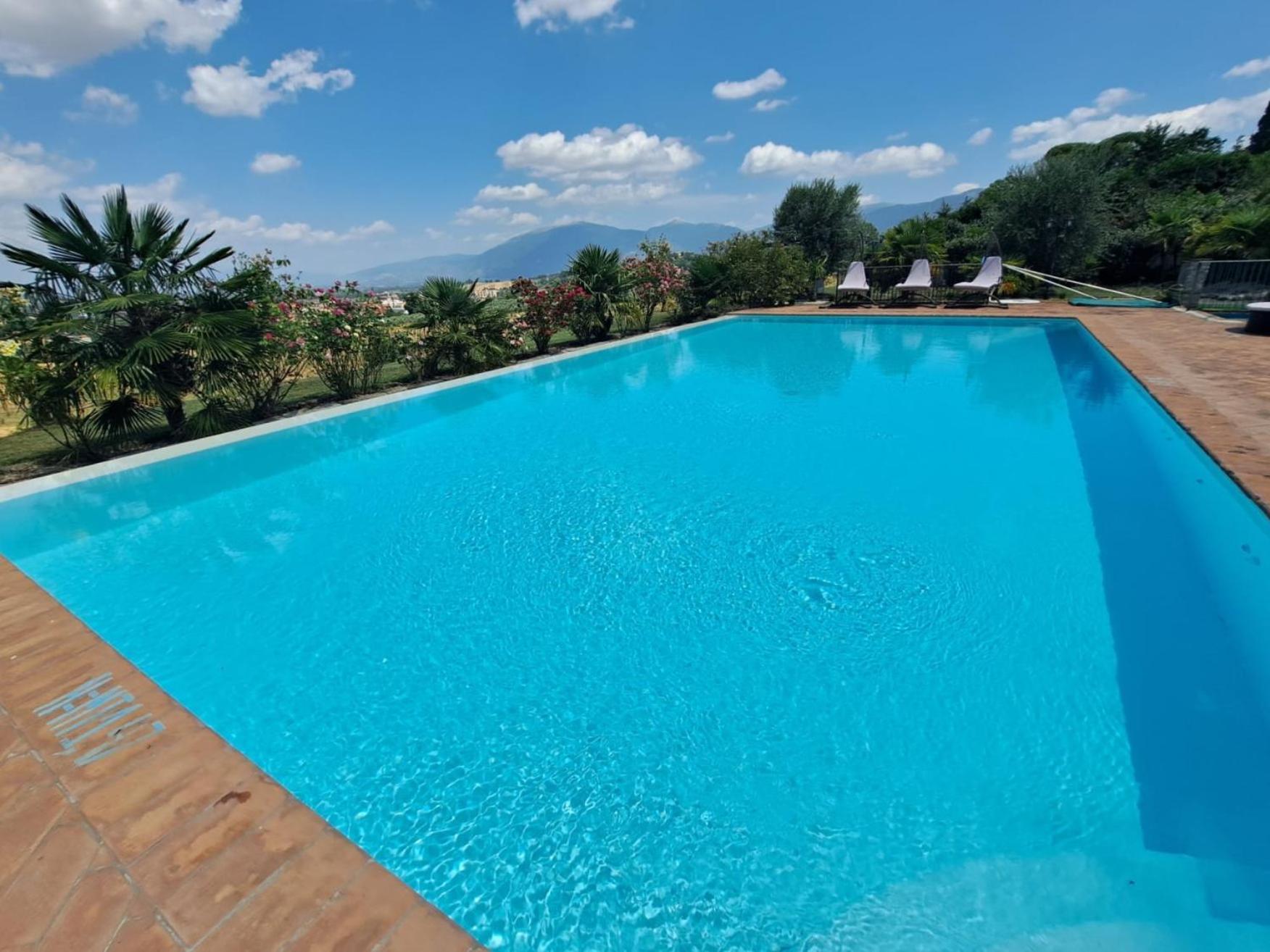 בית הארחה Spoleto By The Pool מראה חיצוני תמונה